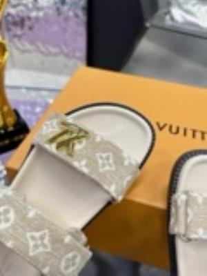 wholesale quality women louis vuitton shoes model no. 522